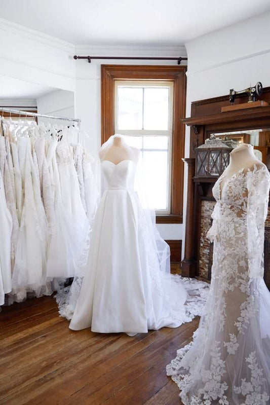 Wedding dress fitting: the final details